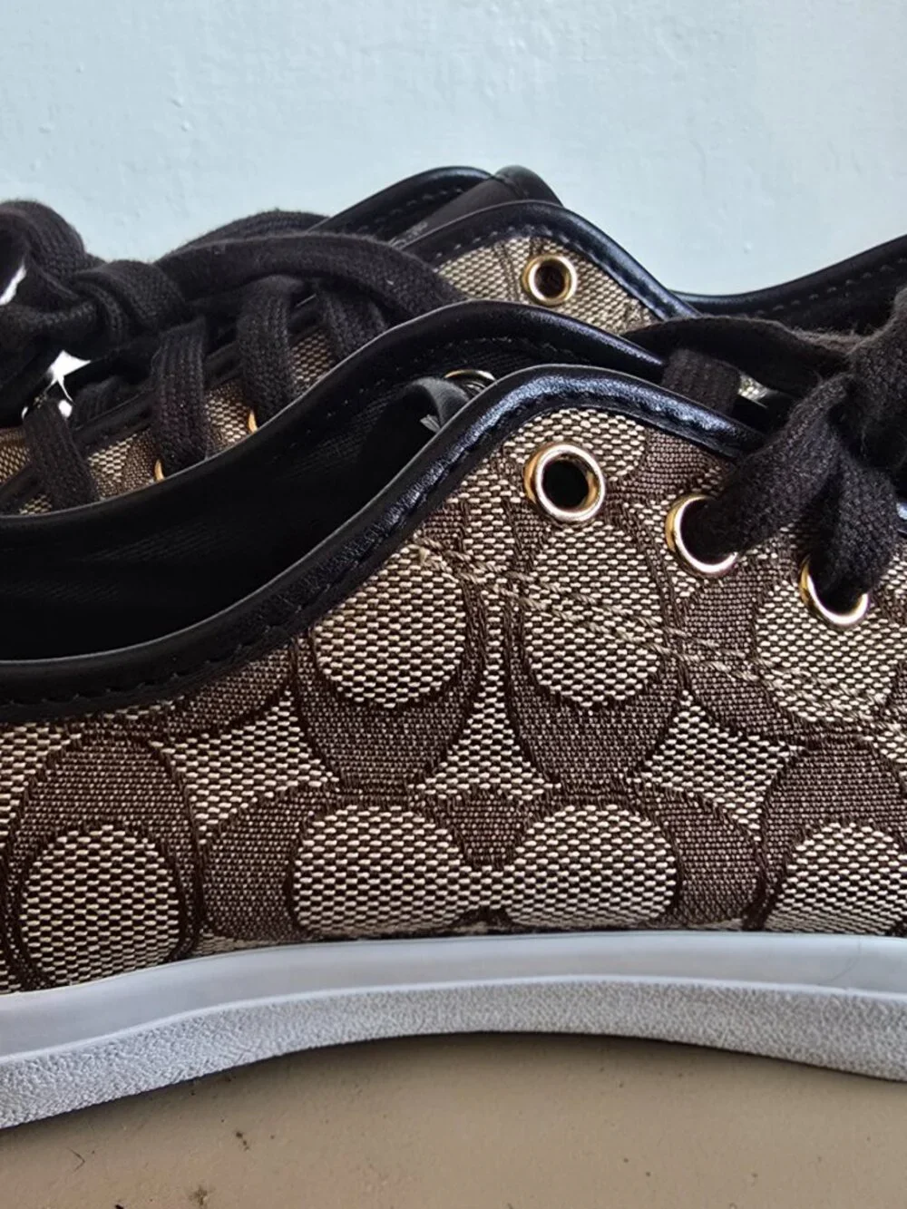 Coach Empire Signature Canvas Sneakers Women's 9B Brown Khaki Low Top A00248